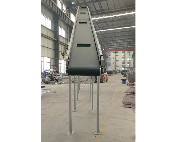 爬坡皮帶機(jī)